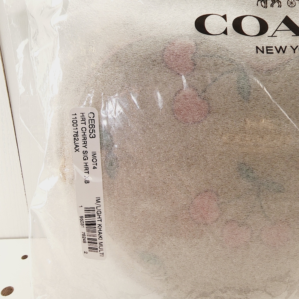 Coach Heart Crossbody In Signature Canvas With Heart Cherry Print New With Tags! - Picture 12 of 14